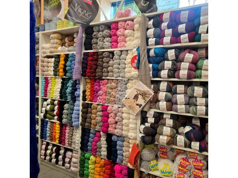 BJORK włóczka 553 POMARAŃCZOWY Viking Garn 50g 147m bambusowa cienka śliska z połyskiem sklep z włóczką