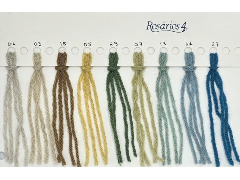 LAQUE 19 BORDO CIEMNY CZERWONY 50g 200m Rosarios4 100% wełna merino i z jaka sklep z włóczkami w Warszawie