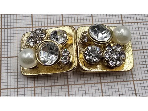 Zapięcie metalowe 35-15mm haftka ozdobna srebrne z cyrkoniami i perłami cena 1 sztukę zapięcia ozdobne typu haftka